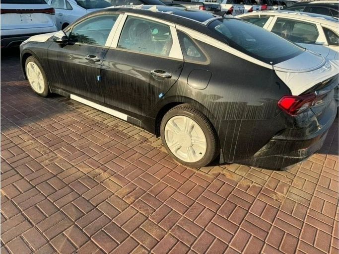 Новый Kia K5 III, 2.5 л, 2025 в Дубае от Mohamed Hakim Motors Черный цвет. GCC | AUTO.AE