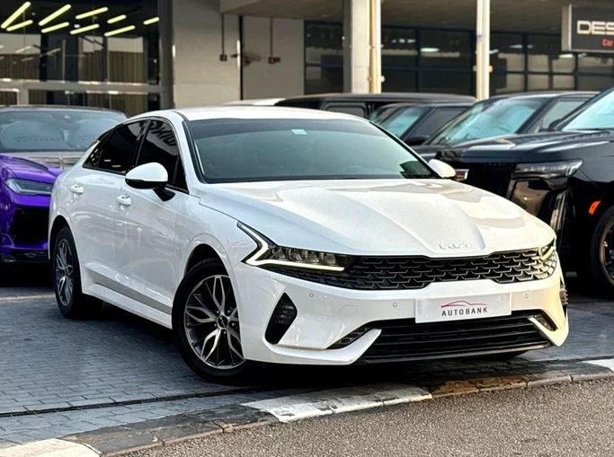 Used Kia K5 III Facelift, 2.5 l, 2023 in Dubai by Auto Bank Motors, White color. GCC Specs | AUTO.AE