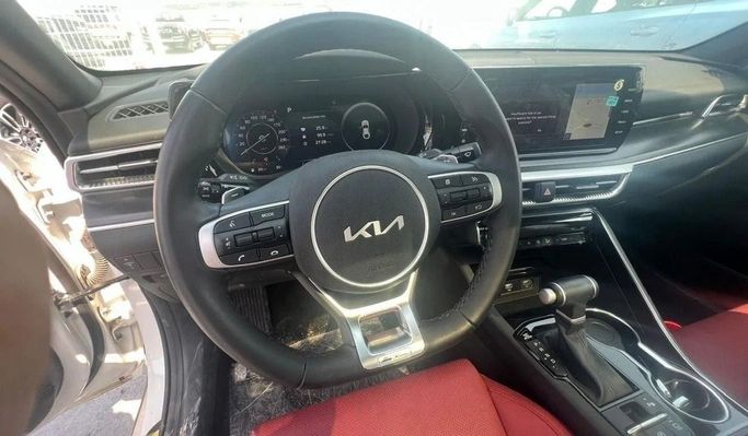 Новый Kia K5 III Рестайлинг, 2.5 л, 2023 в Дубае от World Center Motors FZE Белый цвет. Other | AUTO.AE