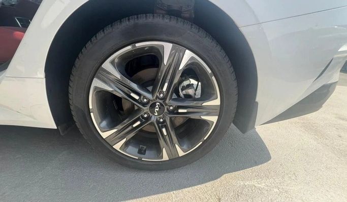 Новый Kia K5 III Рестайлинг, 2.5 л, 2023 в Дубае от World Center Motors FZE Белый цвет. Other | AUTO.AE