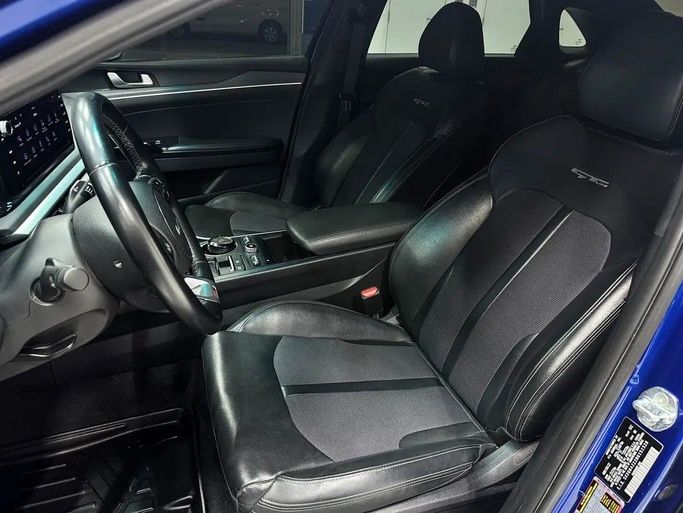 مستعملة Kia K5 ثالثاً, 1.6 l, 2022 في في دبي من F1 Motors، اللون أزرق. المواصفات الأمريكية | AUTO.AE