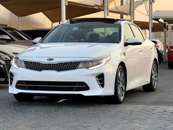 Подержанный Kia Optima IV, 2.0 л, 2017 в Дубае от Al Qemah Used Cars Белый цвет. GCC | AUTO.AE