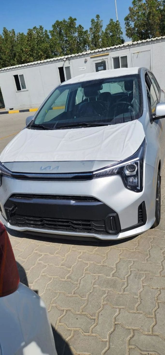 Новый Kia Picanto III Рестайлинг 2, 1.2 л, 2025 в Дубае от Mohamed Hakim Motors Серебристый цвет. Other | AUTO.AE