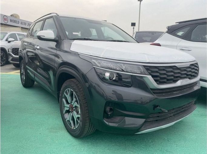 Новый Kia Seltos I Рестайлинг, 1.6 л, 2025 в Дубае от Mohamed Hakim Motors Белый цвет. GCC | AUTO.AE