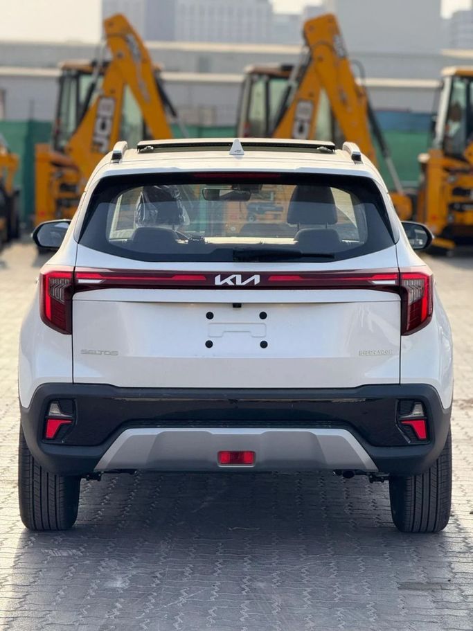 New Kia Seltos I Facelift, 1.5 l, 2025 in Dubai by Mohamed Hakim Motors, White color. Other | AUTO.AE