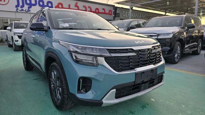 Новый Kia Seltos I, 1.6 л, 2024 в Дубае от Mohamed Hakim Motors Бирюзовый цвет. Китайская | AUTO.AE