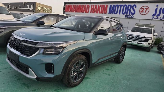 Новый Kia Seltos I, 1.6 л, 2024 в Дубае от Mohamed Hakim Motors Бирюзовый цвет. Китайская | AUTO.AE