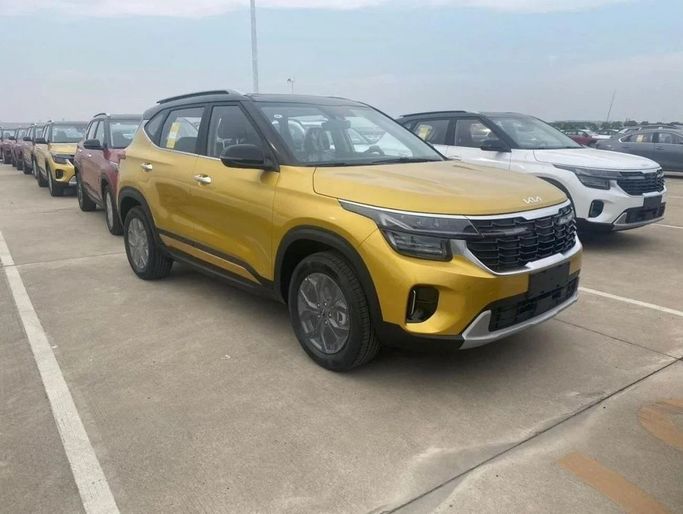 New Kia Seltos I, 1.6 l, 2025 in Dubai by Mohamed Hakim Motors, Yellow color. Chinese Specs | AUTO.AE