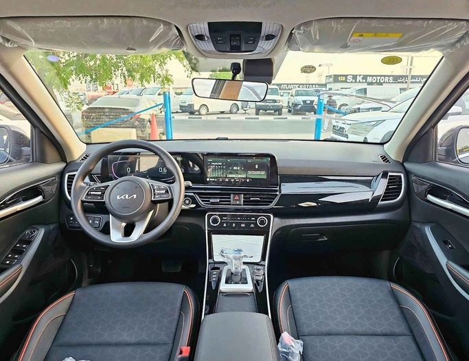 Новый Kia Seltos I Рестайлинг, 1.5 л, 2024 в Дубае от SK Motors Черный цвет. Китайская | AUTO.AE