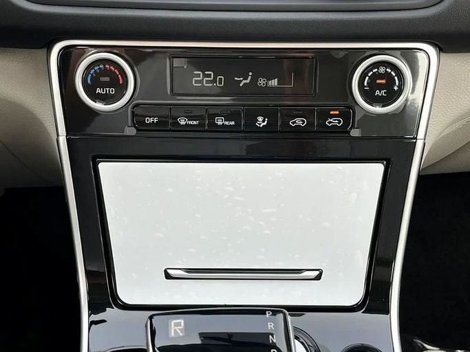 New Kia Seltos I Facelift, 1.4 l, 2024 in Dubai by We Can Motors, White color. GCC Specs | AUTO.AE