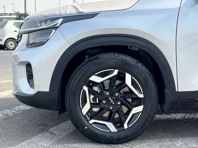 New Kia Seltos I Facelift, 1.4 l, 2024 in Dubai by We Can Motors, White color. GCC Specs | AUTO.AE