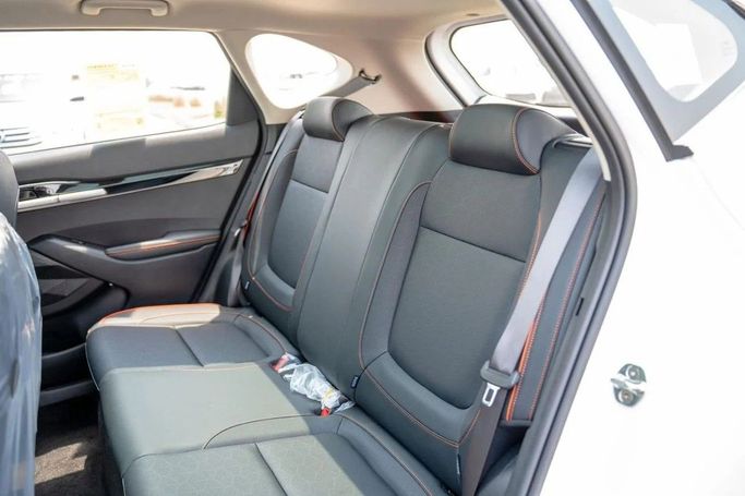 New Kia Seltos I Facelift, 1.6 l, 2025 in Dubai by World Center Motors FZE, White color. Chinese Specs | AUTO.AE