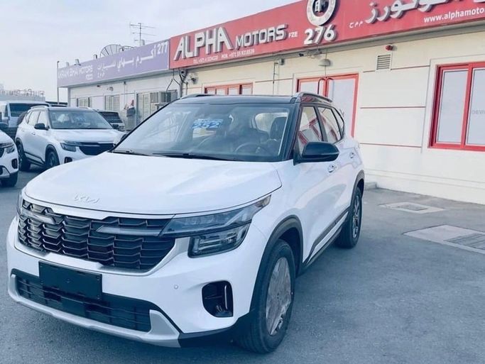 New Kia Seltos I Facelift, 1.5 l, 2025 in Dubai by ALPHA MOTORS FZE, White color. Chinese Specs | AUTO.AE