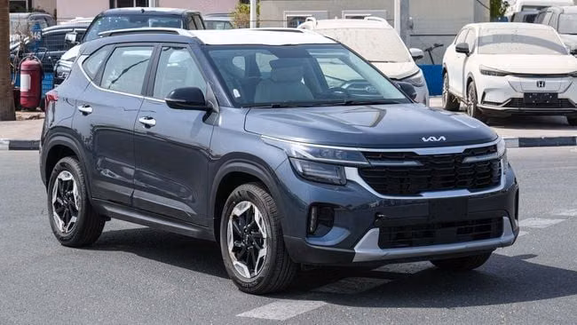 جديدة ⁦Kia Seltos أنا فيس ليفت، 1.5 l، 2026⁩ في في الإمارات, دبي من NEW AUTO FZCO، اللون رمادي. مواصفات الخليج | AUTO.AE | إعلان #289780