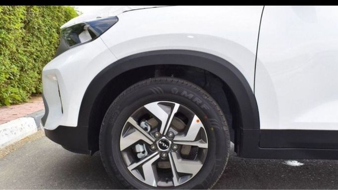 New Kia Sonet I Facelift, 1.5 l, 2024 in Dubai by Mohamed Hakim Motors, White color. Other | AUTO.AE