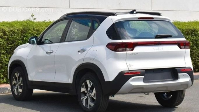 New Kia Sonet I Facelift, 1.5 l, 2024 in Dubai by Mohamed Hakim Motors, White color. Other | AUTO.AE