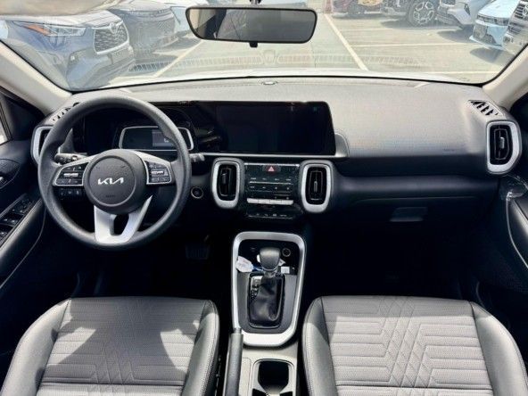 Новый Kia Sonet I Рестайлинг, 1.5 л, 2024 в Дубае от Titanum Cars Белый цвет. Other | AUTO.AE