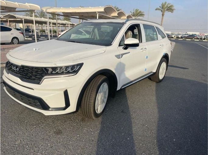 New Kia Sorento IV, 2.5 l, 2023 in Dubai by Mohamed Hakim Motors, White color. GCC Specs | AUTO.AE