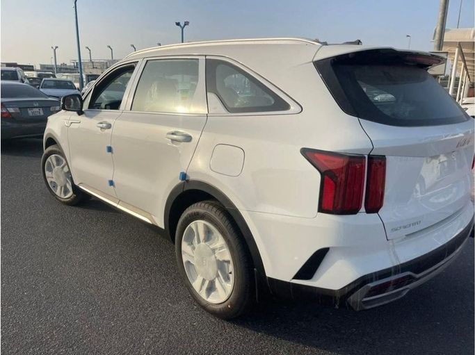New Kia Sorento IV, 2.5 l, 2023 in Dubai by Mohamed Hakim Motors, White color. GCC Specs | AUTO.AE