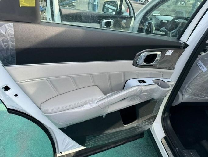 Новый Kia Sorento IV Рестайлинг, 2.5 л, 2024 в Дубае от Mohamed Hakim Motors Белый цвет. Other | AUTO.AE