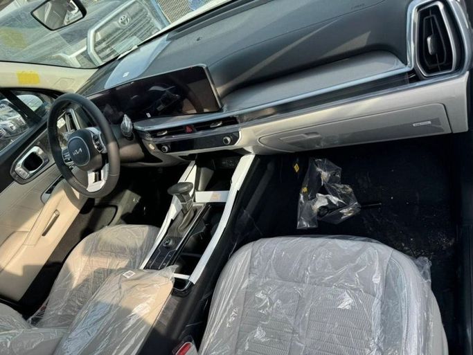 Новый Kia Sorento IV Рестайлинг, 2.5 л, 2024 в Дубае от Mohamed Hakim Motors Белый цвет. Other | AUTO.AE