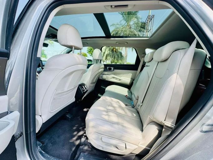 Подержанный Kia Sorento IV, 2.5 л, 2022 в Дубае от Ideal Cars LLC Серебристый цвет. GCC | AUTO.AE