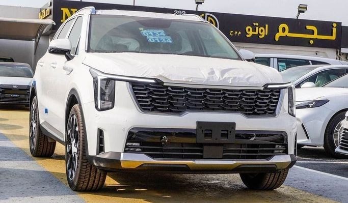 Новый Kia Sorento IV Рестайлинг, 3.5 л, 2025 в Дубае от Najem Motors Белый цвет. GCC | AUTO.AE