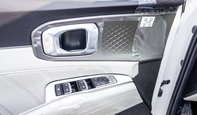 Новый Kia Sorento IV Рестайлинг, 3.5 л, 2025 в Дубае от Najem Motors Белый цвет. GCC | AUTO.AE