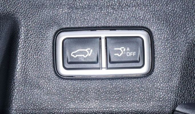 Новый Kia Sorento IV Рестайлинг, 3.5 л, 2025 в Дубае от Najem Motors Белый цвет. GCC | AUTO.AE