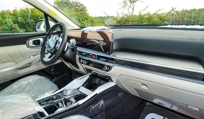 Новый Kia Sorento IV Рестайлинг, 3.5 л, 2025 в Дубае от Najem Motors Белый цвет. GCC | AUTO.AE