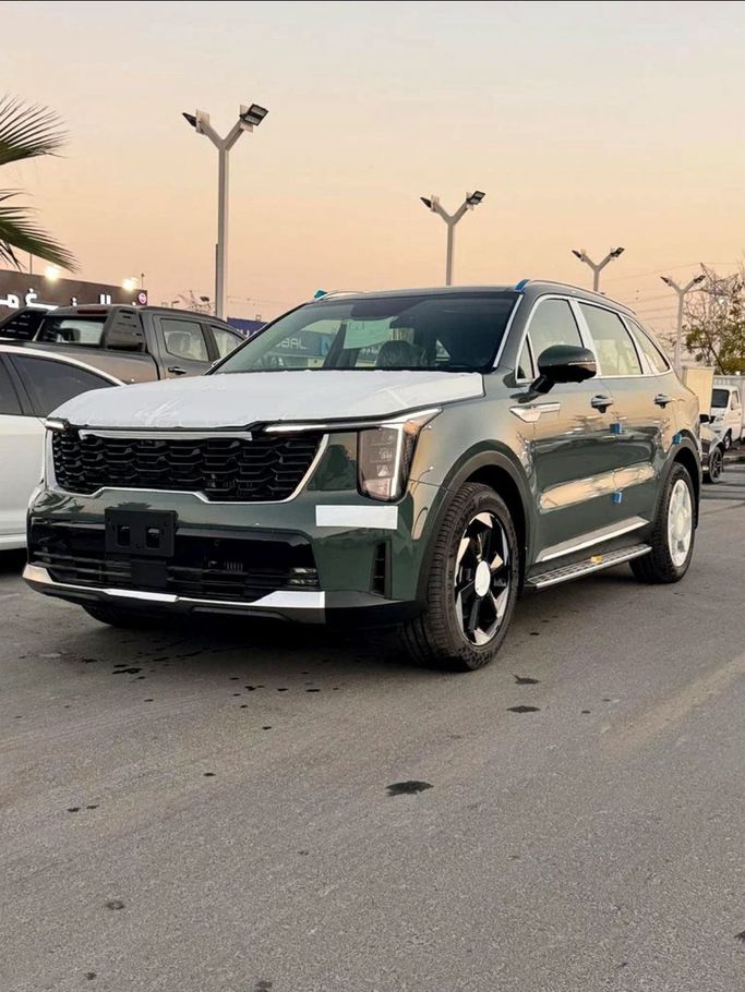 New Kia Sorento IV Facelift, 1.6 l, 2025 in Dubai by Passion Motors, Green color. GCC Specs | AUTO.AE