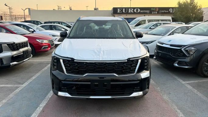 Новый Kia Sorento IV Рестайлинг, 2.5 л, 2025 в Дубае от Euro Motors Fzco Черный цвет. Корейская | AUTO.AE
