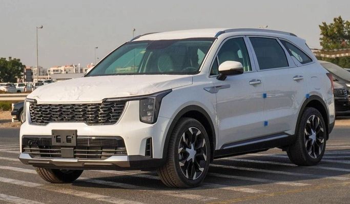 جديدة Kia Sorento شد الوجه IV, 3.5 l, 2025 في في دبي من GT MOTORS، اللون أبيض. مواصفات الخليج | AUTO.AE