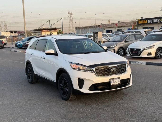 مستعملة Kia Sorento عملية شد الوجه III برايم برايم, 2.4 l, 2020 في في دبي من Shamshad Motors FZCO، اللون أبيض. المواصفات الكندية | AUTO.AE