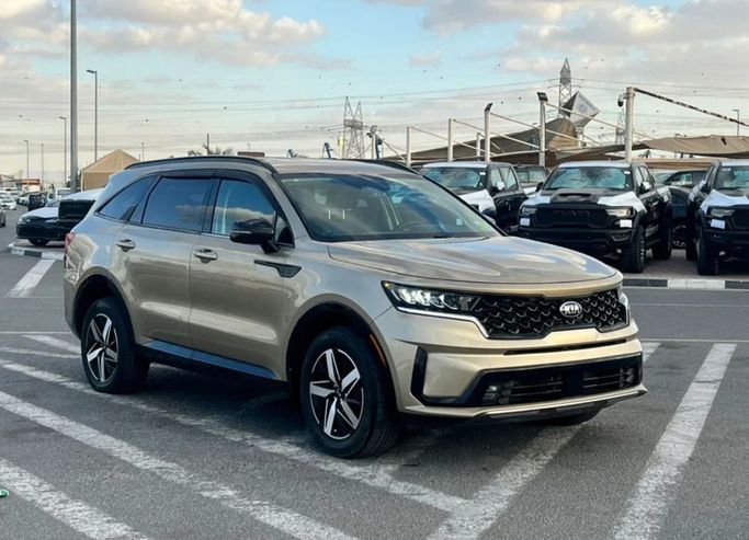 Подержанный Kia Sorento IV, 2.5 л, 2021 в Дубае от SIKANDAR MOTORS Бежевый цвет. GCC | AUTO.AE | Объявление #270087