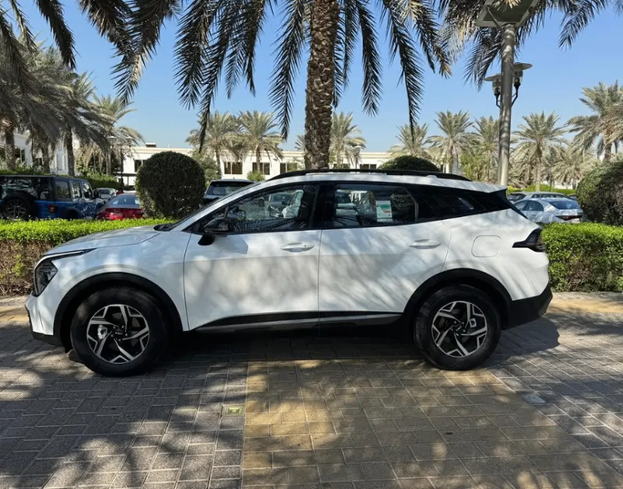 Kia Sportage V, 2026 внедорожник 5 дв. swb стандарт класса в Дубае от Left lane rent a car llc белый цвет | AUTO.AE | Объявление #1492