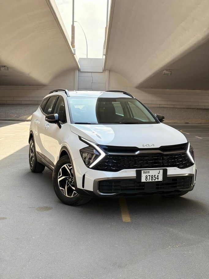 Kia Sportage V, 2024 قياسي دفع رباعي 5 أبواب للتأجير في في دبي من ACR DXB، اللون أبيض | AUTO.AE
