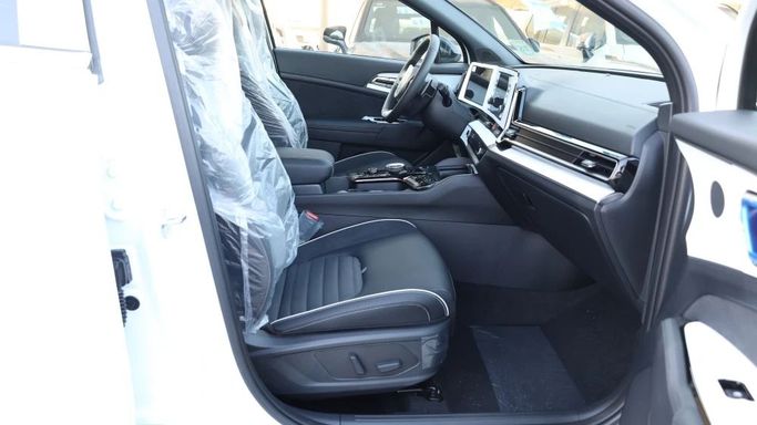 Новый Kia Sportage SWB V, 1.6 л, 2024 в Дубае от JES Motors Белый цвет. Other | AUTO.AE