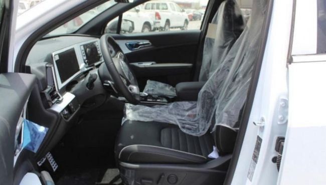 New Kia Sportage V, 2.0 l, 2024 in Dubai by Falcons GT Motors FZCO, White color. Other | AUTO.AE