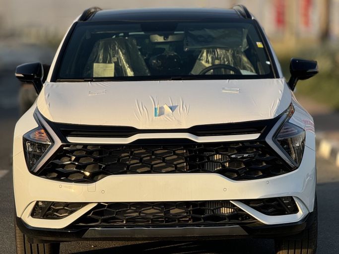 New Kia Sportage V, 2.0 l, 2025 in Dubai by MENAMOTORS, White color. Other | AUTO.AE