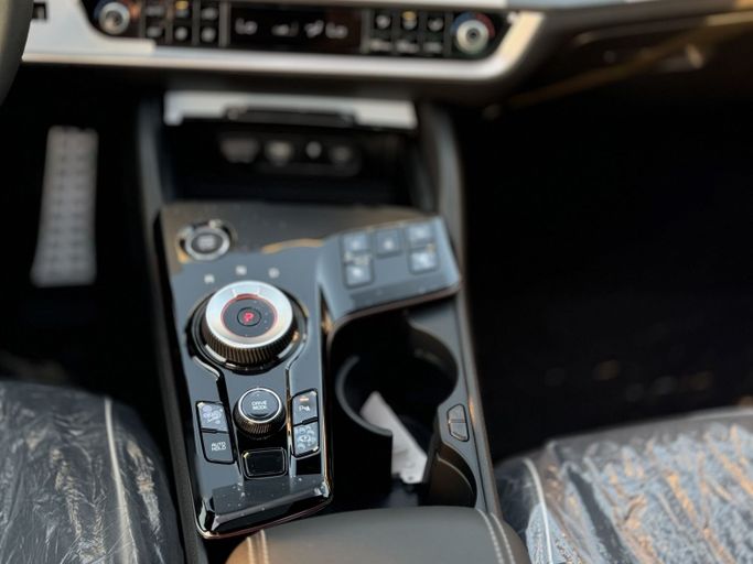 New Kia Sportage V, 2.0 l, 2025 in Dubai by MENAMOTORS, Grey color. Other | AUTO.AE