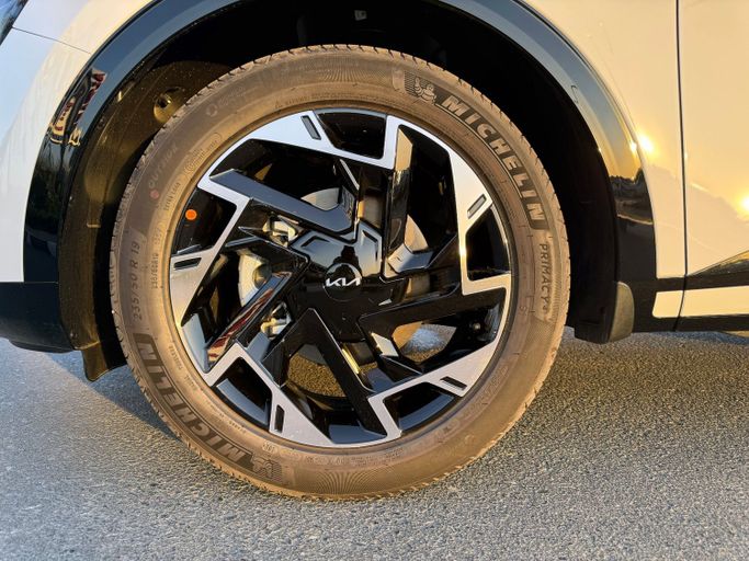 New Kia Sportage V, 2.0 l, 2025 in Dubai by MENAMOTORS, Grey color. Other | AUTO.AE