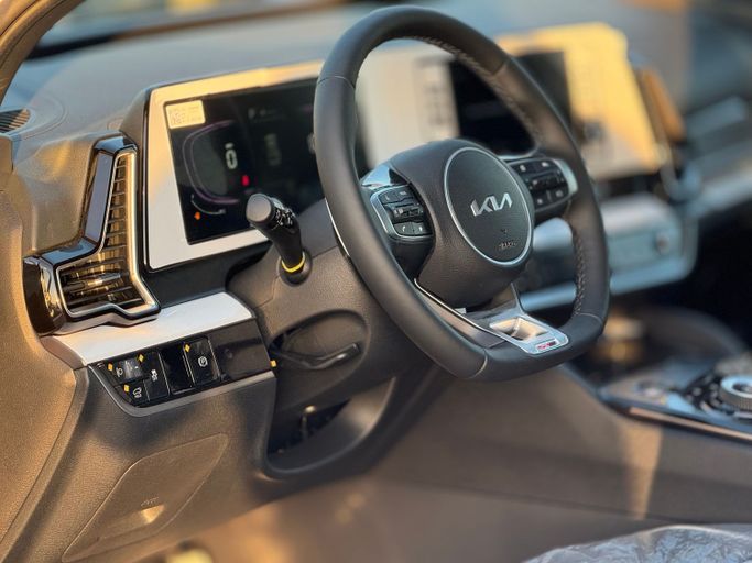 New Kia Sportage V, 2.0 l, 2025 in Dubai by MENAMOTORS, Grey color. Other | AUTO.AE