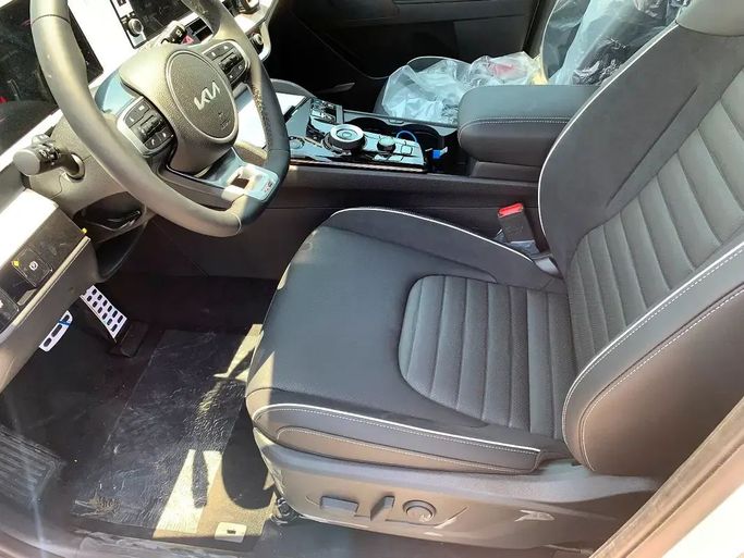 New Kia Sportage SWB V, 1.6 l, 2024 in Dubai by Valcor Auto, White color. European Specs | AUTO.AE