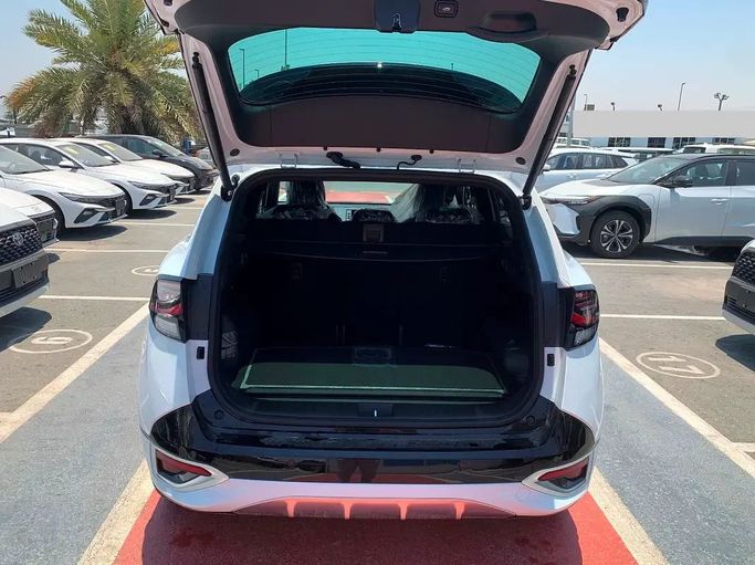 New Kia Sportage SWB V, 1.6 l, 2024 in Dubai by Valcor Auto, White color. European Specs | AUTO.AE