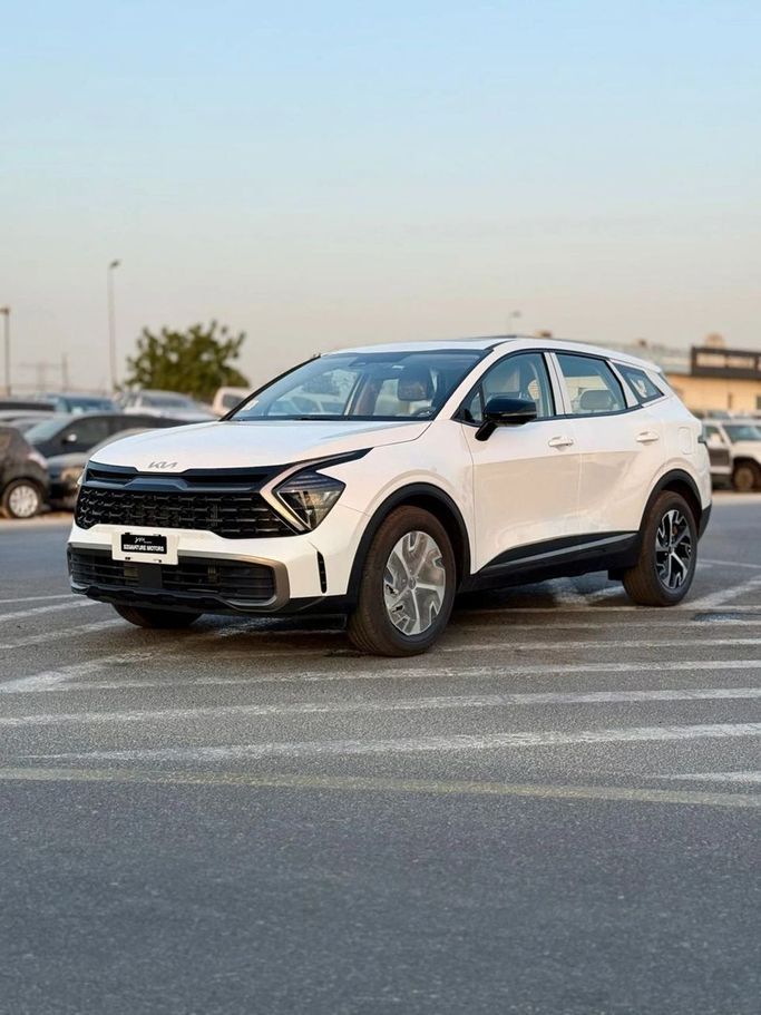 Новый Kia Sportage V, 1.5 л, 2025 в Дубае от Signature Motors FZE Белый цвет. Китайская | AUTO.AE