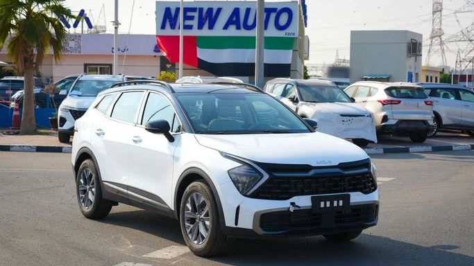 New Kia Sportage V, 2.0 l, 2025 in Dubai by NEW AUTO FZCO, White color. GCC Specs | AUTO.AE