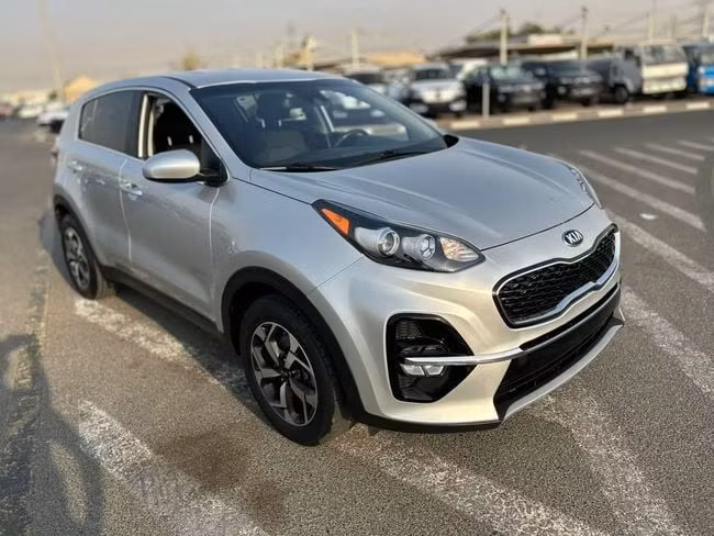مستعملة Kia Sportage فيس ليفت IV, 2.4 l, 2020 في في دبي من SIKANDAR MOTORS، اللون فضي. المواصفات الأمريكية | AUTO.AE