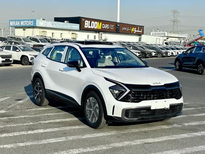 New Kia Sportage V, 1.5 l, 2025 in Dubai by SKY ZONE MOTORS, White color. Chinese Specs | AUTO.AE