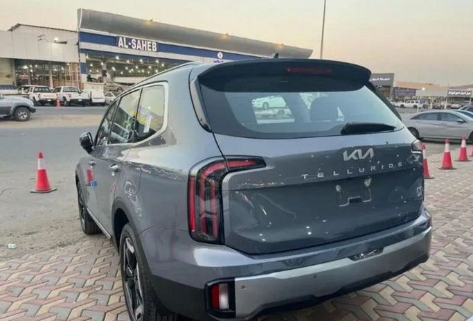 Новый Kia Telluride I, 3.8 л, 2024 в Дубае от Mohamed Hakim Motors Синий цвет. GCC | AUTO.AE